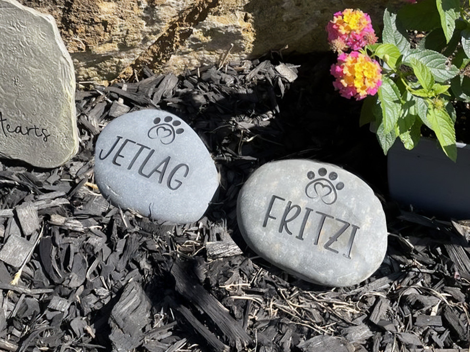 Dog headstones Grave Marker Custom Engraved Pet Memorial River Rock Stone Heart Paw Print